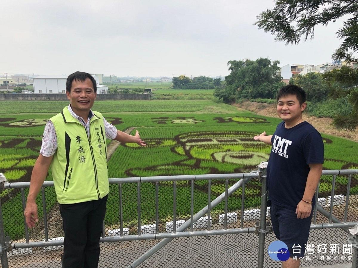 花壇鄉長李成濟將彩繪稻田主題,安排文德宮福德老爺來庇佑。圖/記者鄧富珍攝