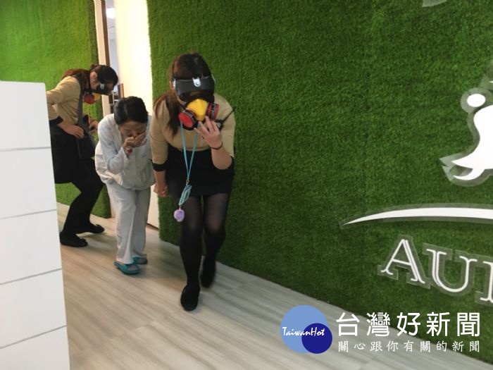 衛生局為提升轄內護理機構緊急災害的應變能力,辦理護理機構複合式災害演練。