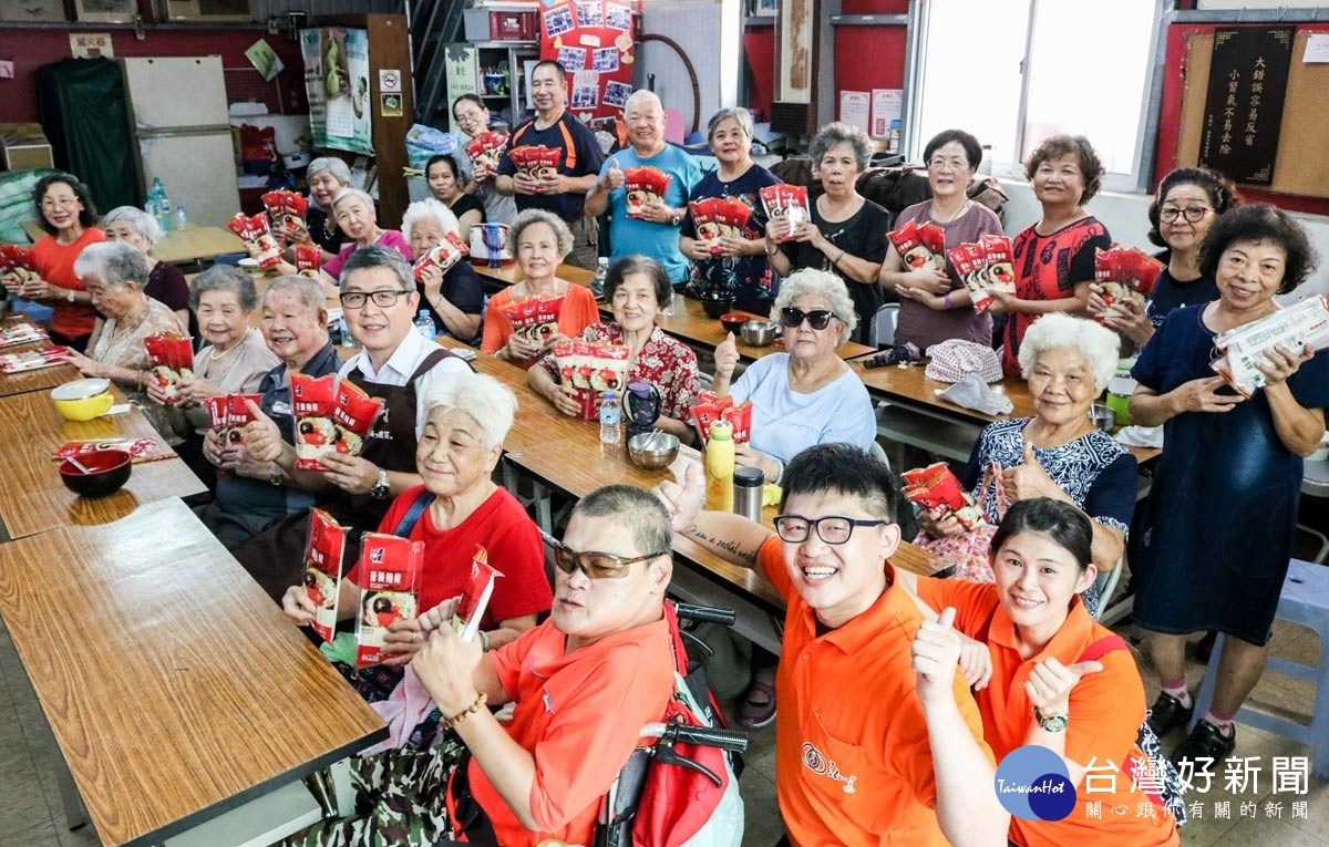 「麵對面的愛」共餐分享會。(圖/興霖食品提供)