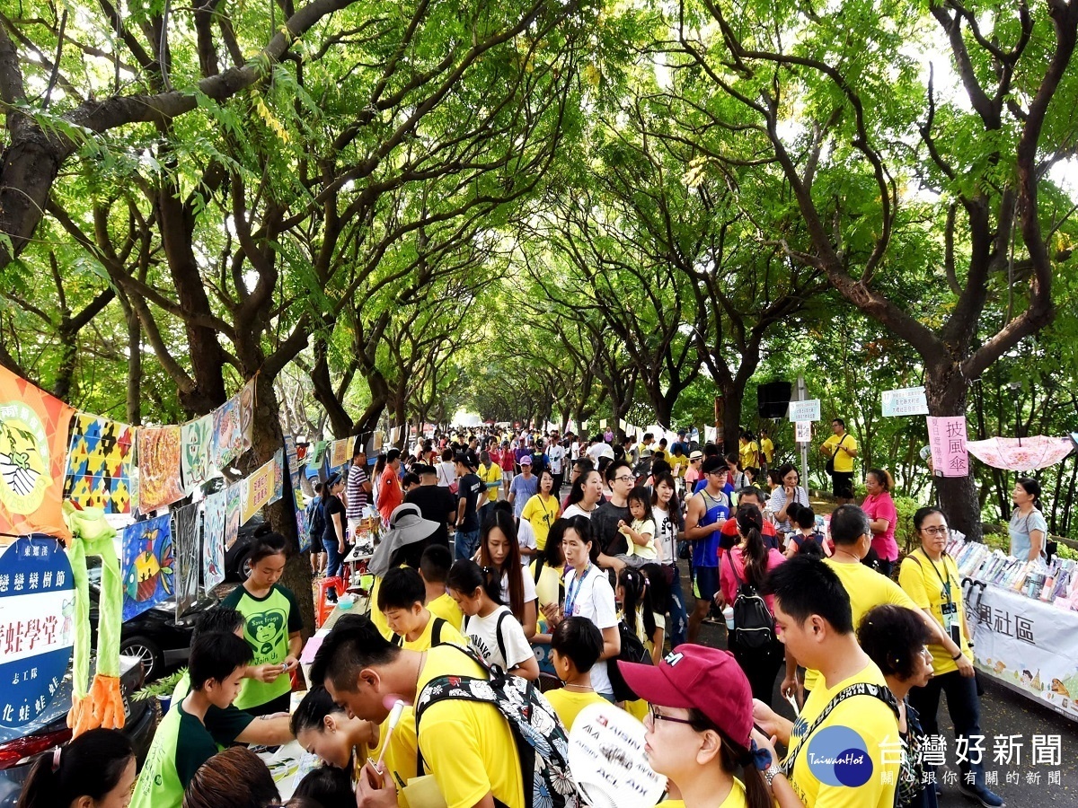東螺溪戀戀欒樹節綠隧廊道 千人同徜隧廊體驗大自然