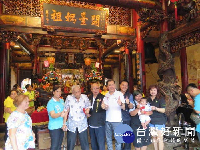 奉天宮媽祖契子女中秋大團圓 百歲阿公、八月嬰齊聚一堂