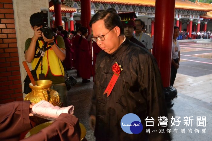 桃園市政府在孔廟舉行釋奠典禮,典禮活動之「正獻官」由鄭文燦市長擔任。