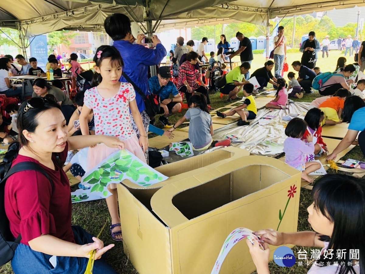 地景藝術節主題活動「行動列車來做繪」以「火車」為主題,讓大家拾起彩筆,用童趣畫出關於富岡的點滴記憶。