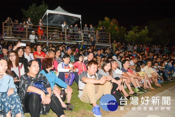鄭文燦表示,市府也會持續舉辦地景藝術節,成為桃園的重要文化品牌。