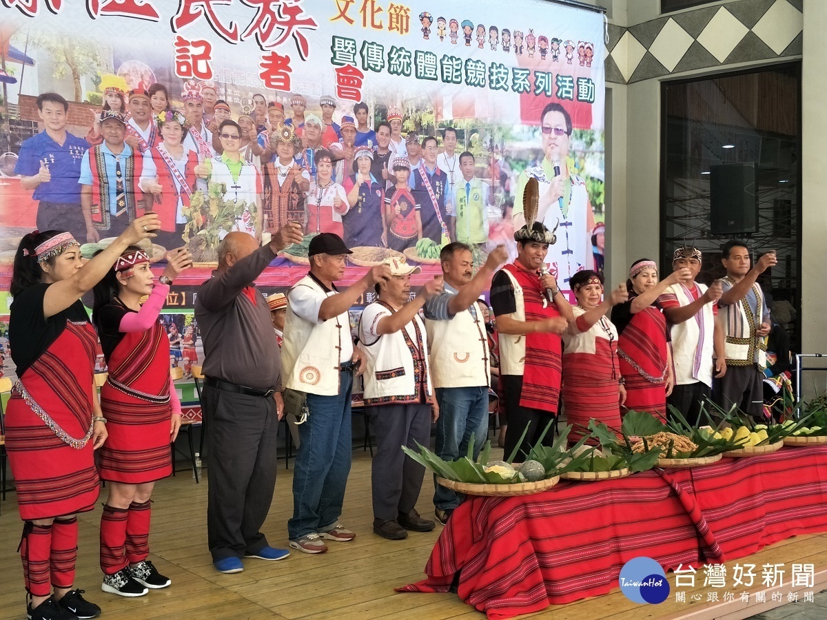 今年豐年祭活動由泰雅族長老潘福來擔任主祭。圖／記者鄧富珍攝