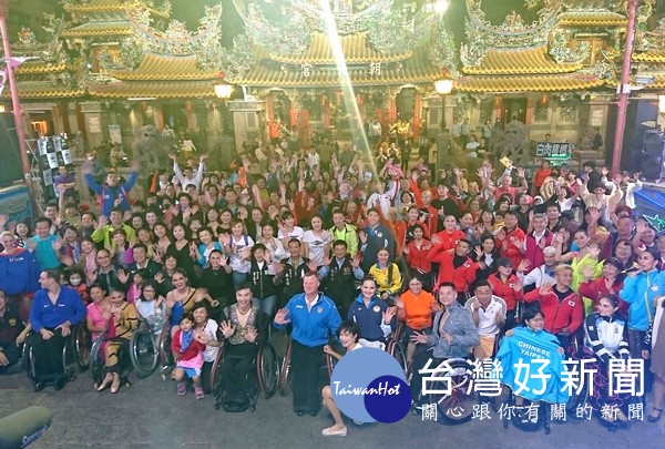 「2018年IPC媽祖盃輪椅舞蹈國際公開賽」選手之夜於北港朝天宮廟埕歡喜尬舞,讓國際選手留下難以忘懷的回憶。