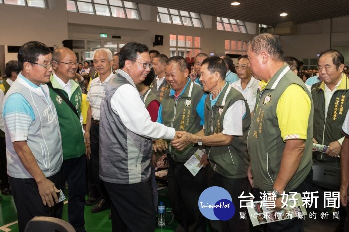 桃園市長鄭文燦前往大園老人文康綜合活動中心,主持「桃園市大園區市政說明會」。