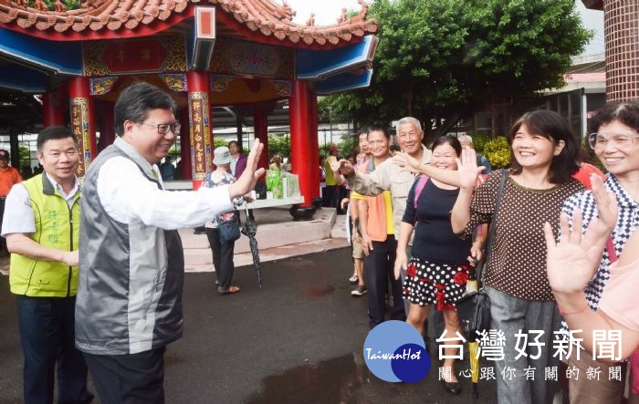 桃園市長鄭文燦,出席「蘆竹區新興街與龍安街箱涵拓建完工」通車典禮。