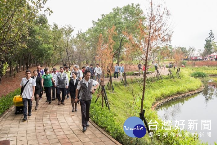 桃園市長鄭文燦,出席中壢區過嶺森林公園竣工典禮。