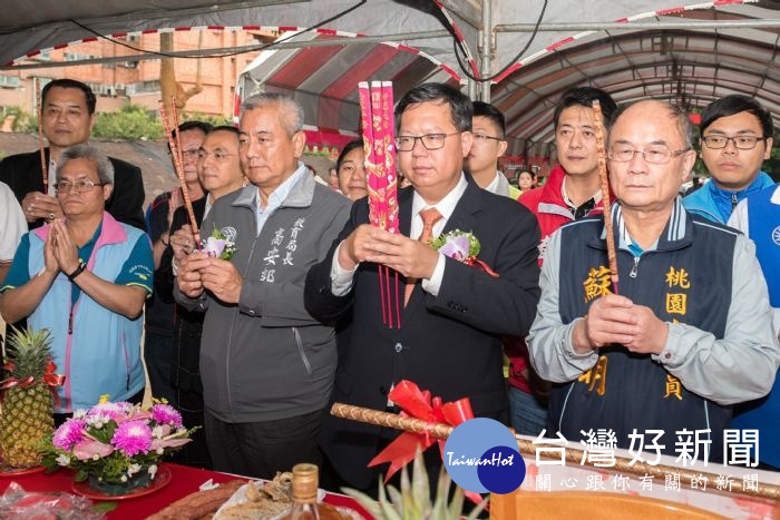 鄭市長表示,同德國中為便於管理與運用,設計成為一樓層挑高式活動中心。