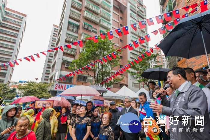 鄭市長表示,今(107)年眷村文化節主題為「我村‧我家」,以眷村媽媽為主角,呈現眷村家庭生命故事。