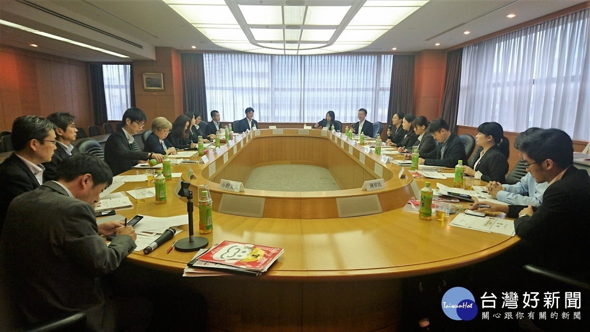 桃園市府與千葉縣廳進行職員交流,雙方互動熱絡。