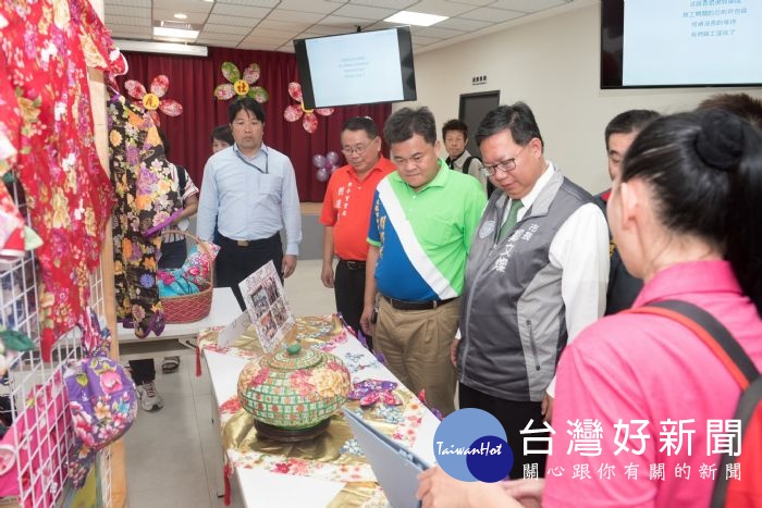桃園市長鄭文燦前往中壢區水尾市民活動中心,出席中壢區水尾市民活動中心完工啟用典禮。