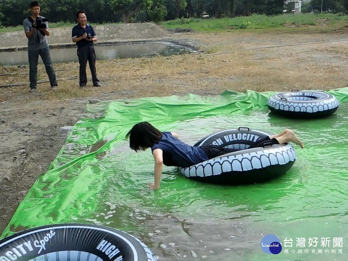 溪州黑泥季週六登埸 邀民盡情地玩泥巴