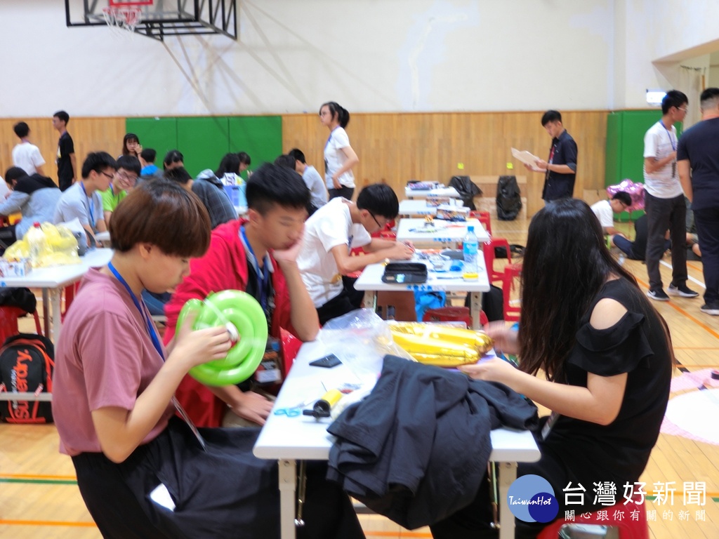 東海大學理工學院跟國立自然科學博物館合辦的火星任務競賽活動,NASA好奇號駕駛員嚴正博士特別回台參賽指導學生實務