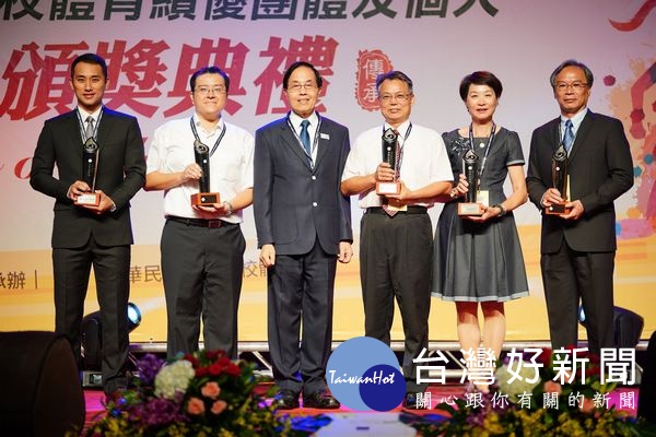 北港高中體育教師林典澄榮獲107年度教育部體育署獎勵學校體育績優「個人活動貢獻獎」,肯定其培育學生養成運動習慣的努力與用心。