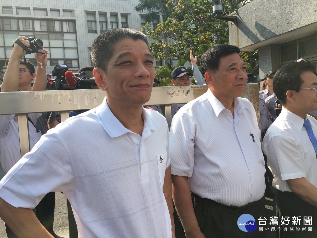 議長何勝豐副縣長陳正昇都來關心。(記者扶小萍攝)
