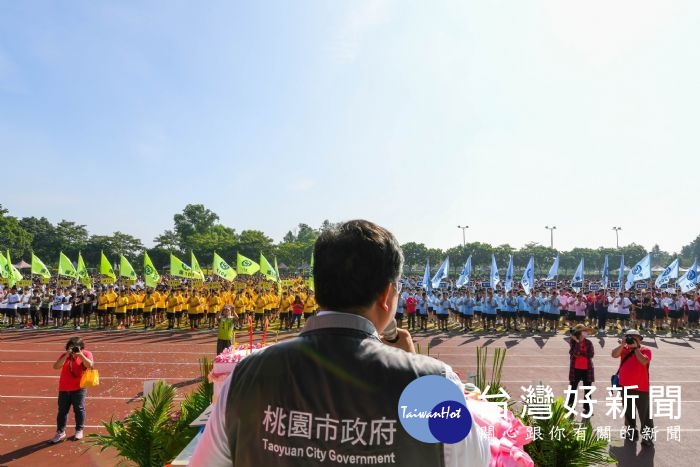 鄭市長表示,校方照顧學生的學習、心靈、健康和潛力,提供學生多元選擇,展現優質高中教育本質