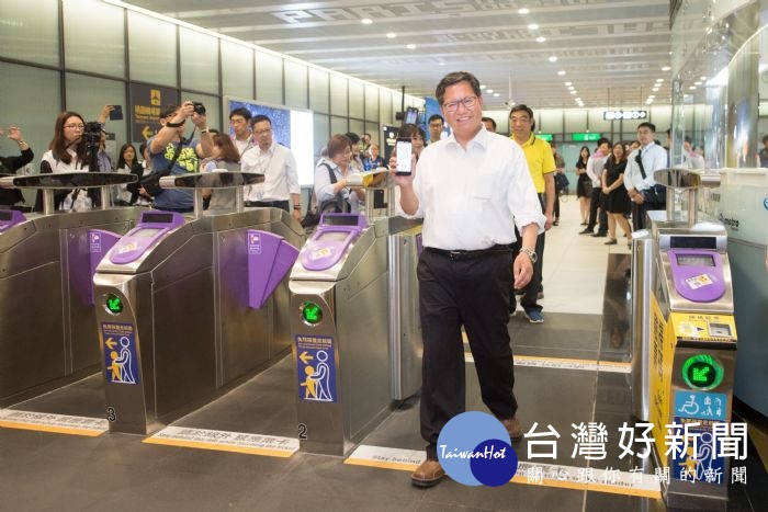 鄭市長表示,將於今(107)年12月1日起推出「桃捷tickets」購票APP,提供旅客行動支付購票系統