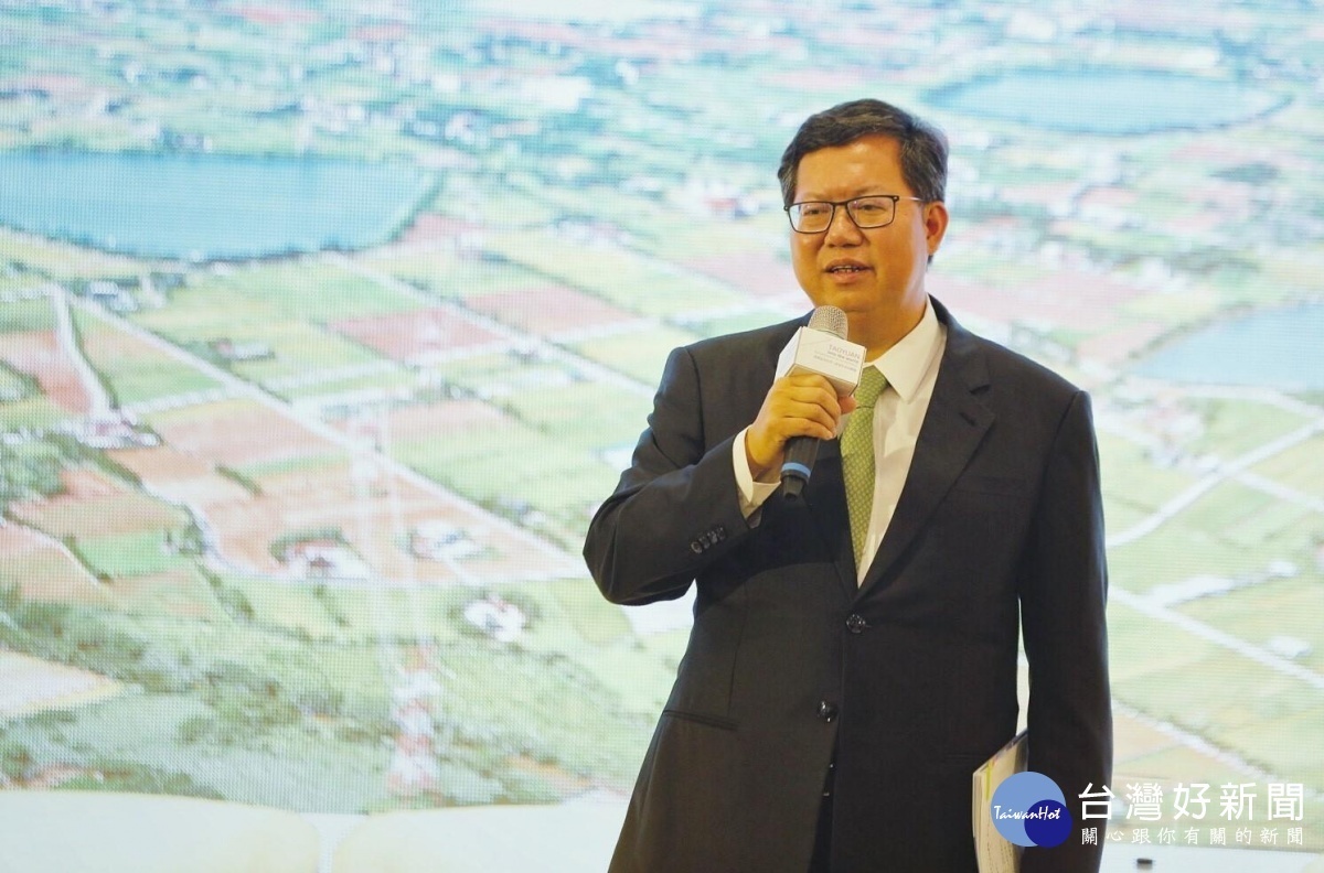 鄭市長表示,發表的新書,展現桃園外交的豐碩成果,透過城市外交,讓桃園走向世界,也讓世界看見台灣。