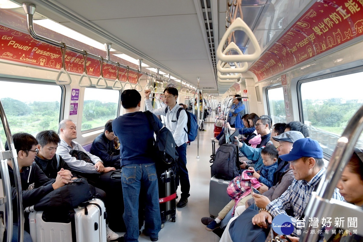 桃園機場捷運推出多元優惠運量成效顯著，日均量增8,200人次運量成長14%。