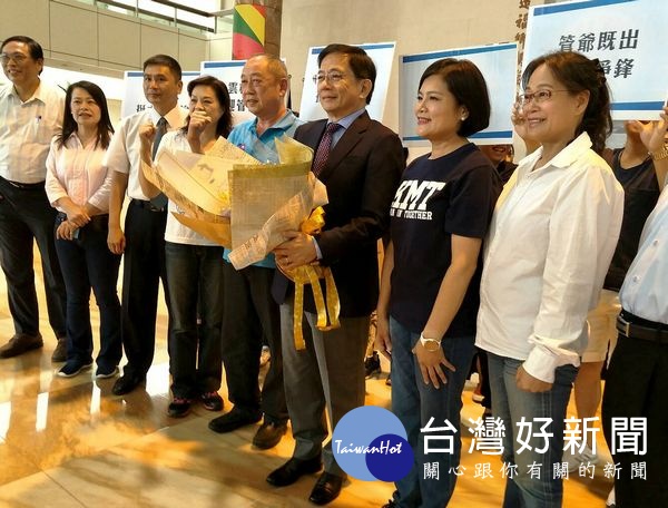 張麗善期盼管中閔校長可以盡快上任帶領台大,並善用資源,協力打造一個雲林創新經濟的平台。(記者陳昭宗拍攝)