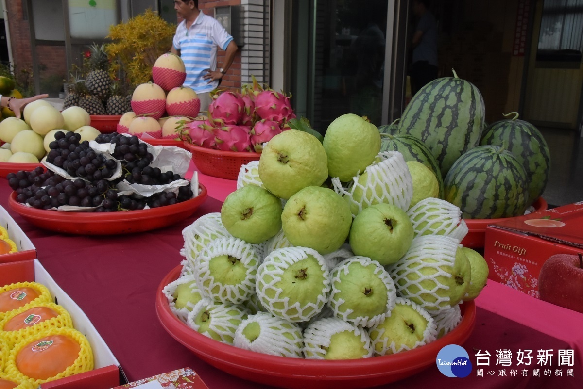 彰化縣辦農產嘉年華，促銷在地當季水果。