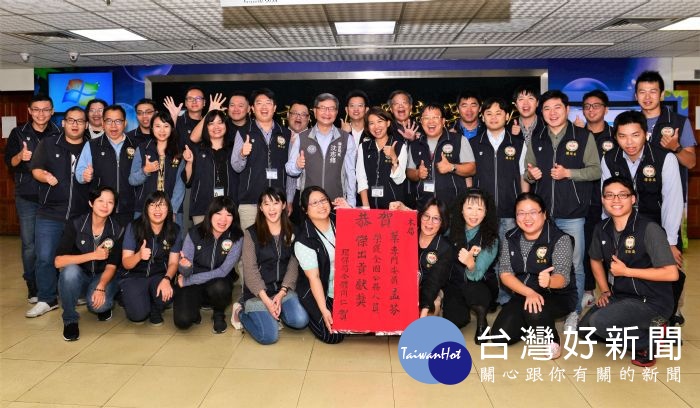 環保局長沈志修表示,107年全國公務人員傑出貢獻獎頒給葉孟芬專門委員,乃實至名歸。