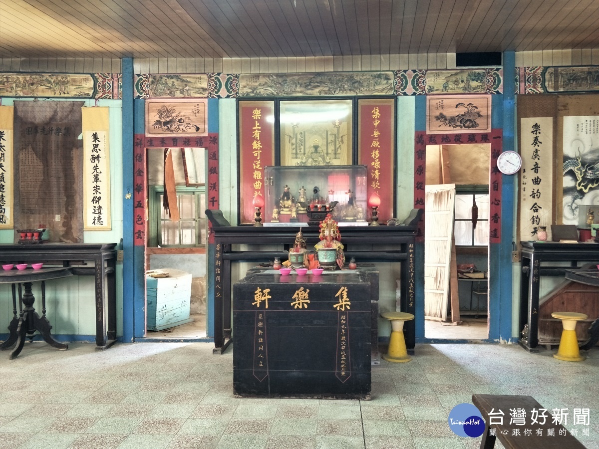 彰化「集樂軒」內部中堂現況。圖/記者鄧富珍攝