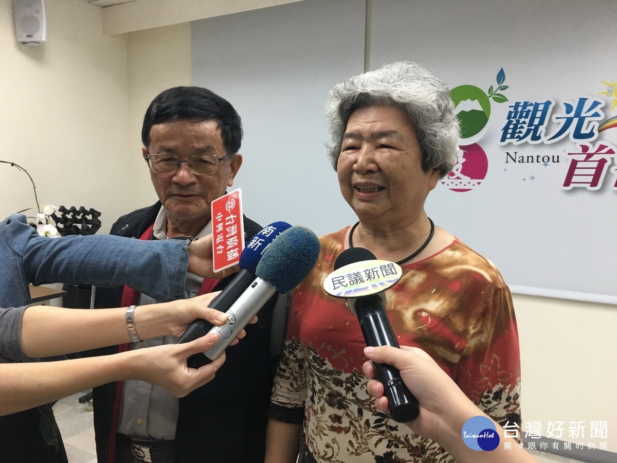 長輩建議班車再增加些。(記者扶小萍攝)