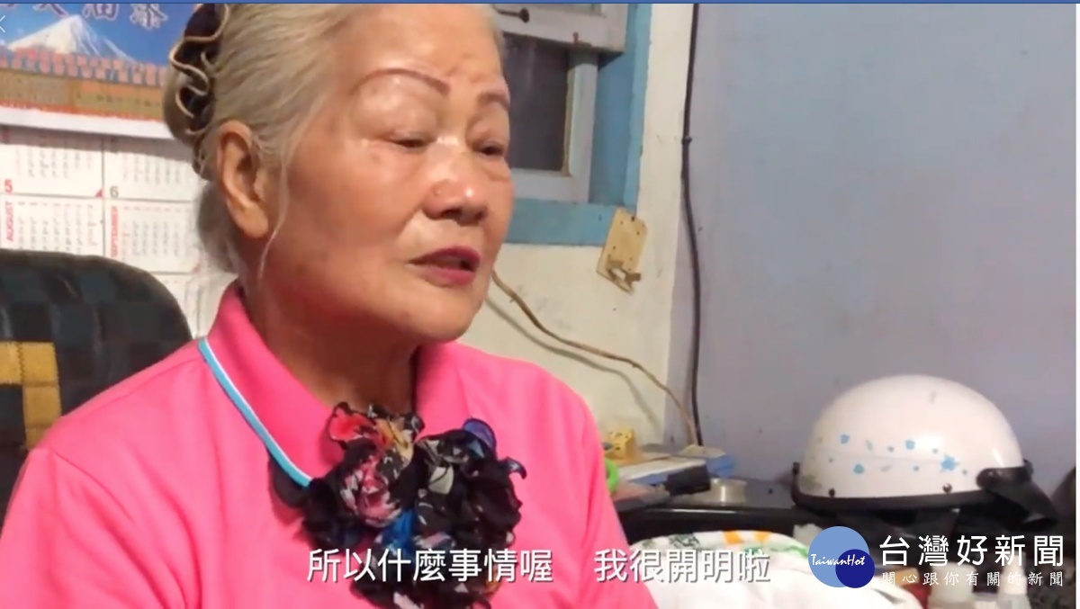 陳振欽的兩支影片是由花壇「翠釵阿嬤」和陳振欽的女兒擔綱,分別說出自己對花壇「進步價值」的看法,並呼籲鄉親要為了家鄉的未來投票。(圖/截自陳振欽臉書)