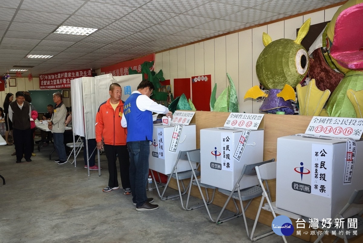 九合一大選，縣長林明溱投下神聖一票。