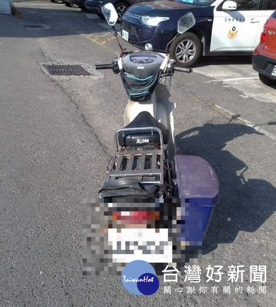 元長警方發揮同理心,協助迷路的精障母女團圓,並給予必要之關懷,深獲民眾肯定與讚許。(記者陳昭宗拍攝)