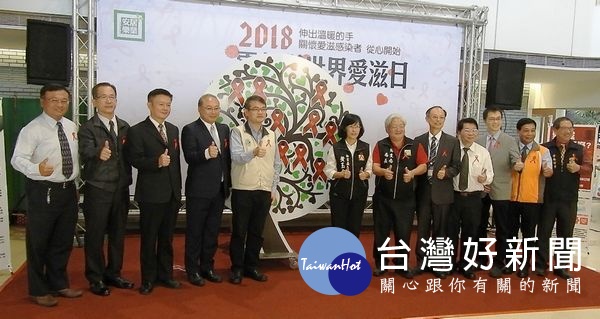 雲林縣衛生局宣導PrEP、戴套及篩檢3方案,喚起大眾對愛滋病防治的重視,並給予愛滋感染者接納與關懷。(記者陳昭宗拍攝)