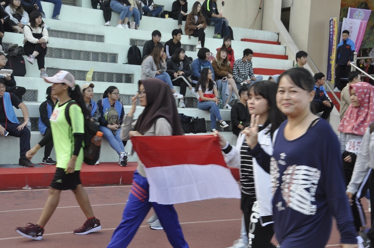 印尼學生聯隊進場。圖／建國科大提供。