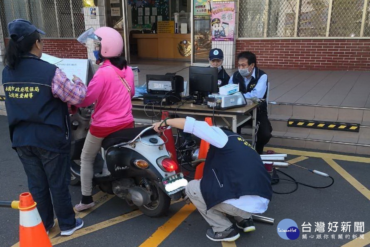 空氣品質監測站出現二級預警,桃園市政府環保局採取項應變措施 。