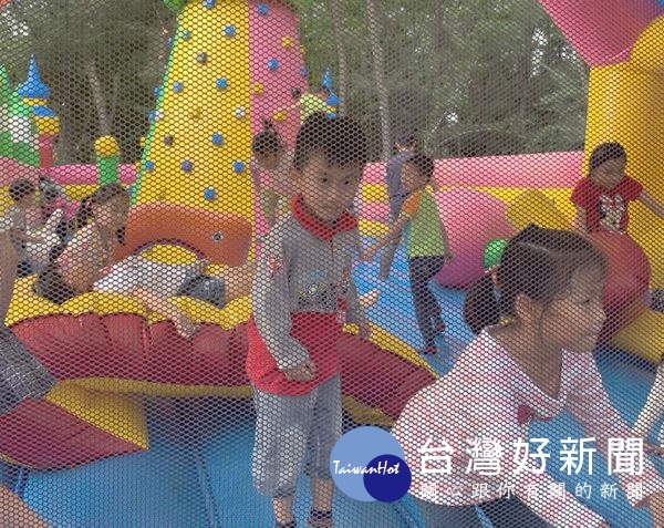 台塑六輕舉辦親子家庭日活動,除傳遞創辦人精神及人生哲理,亦凝聚正能量,促進員工家庭和諧,帶給社會前進的力量。(記者陳昭宗拍攝)