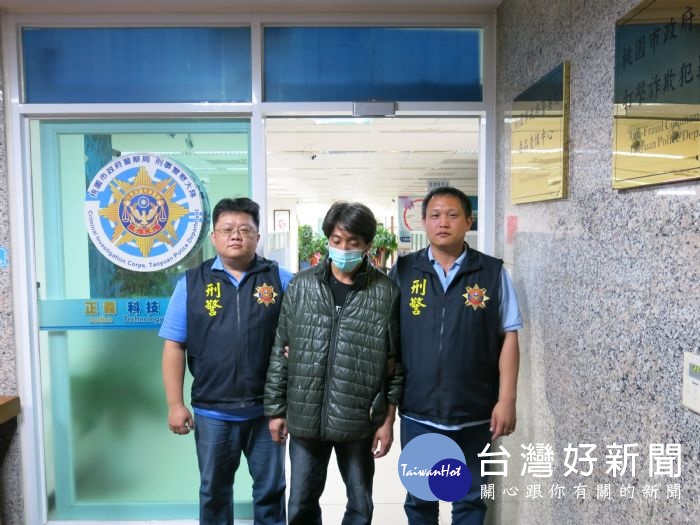 專案小組持法院核發之搜索票前往楊梅區環南路當場查獲方嫌到案