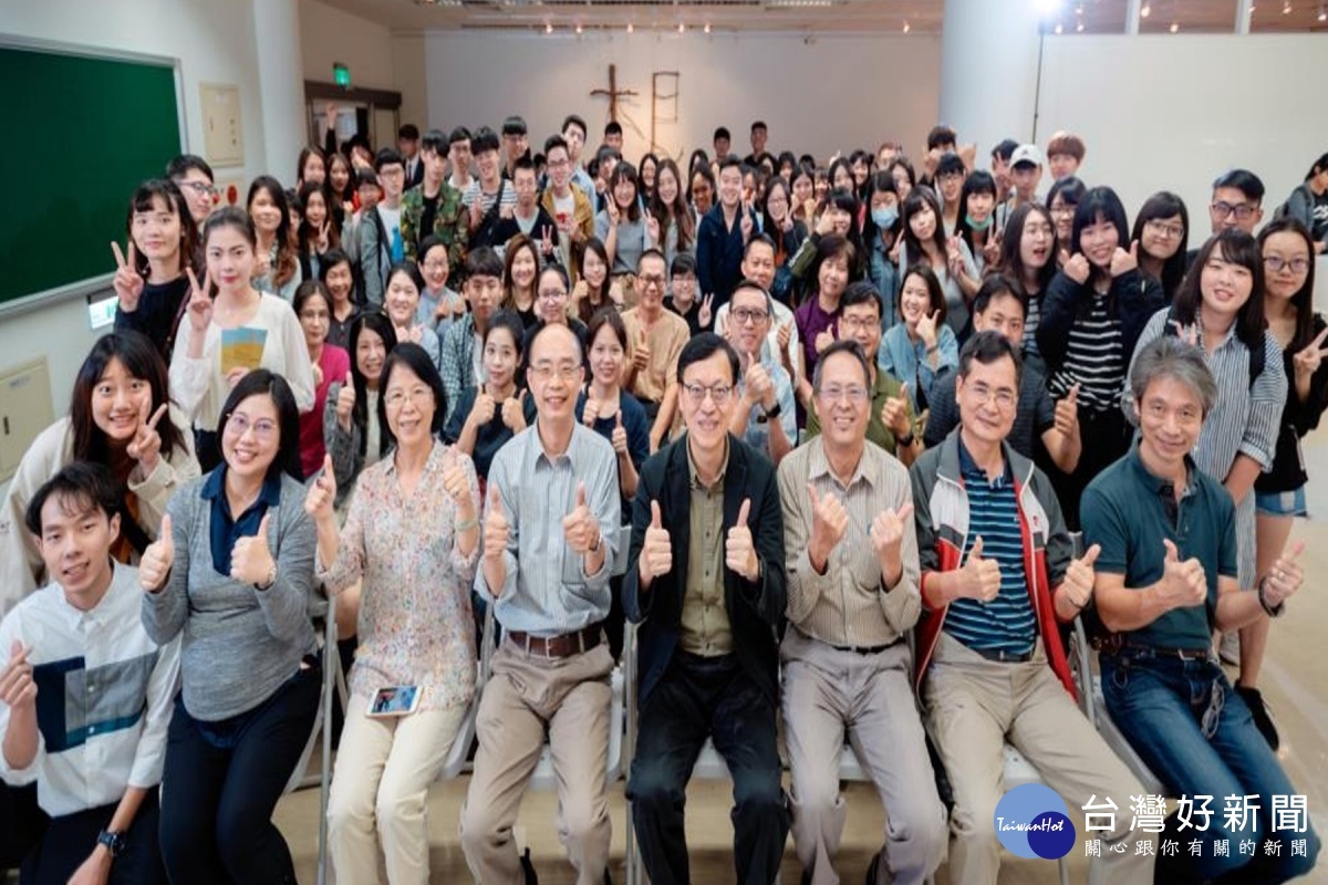 展現實用與美學,長榮大學文創學程舉辦首屆系展。
