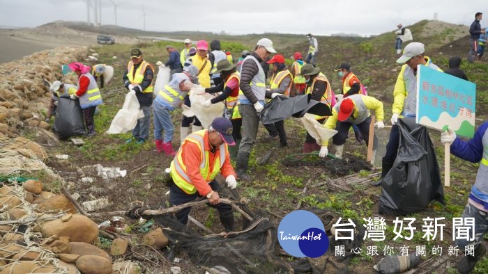 桃園市今年到11月底為止,已經舉行了257場淨灘,共25,023人次一起為海洋環境努力。