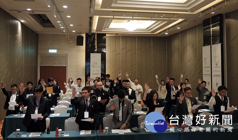 ▲全體宣讀中華職培會入會合作精神宣言。(圖/記者范文濱攝)