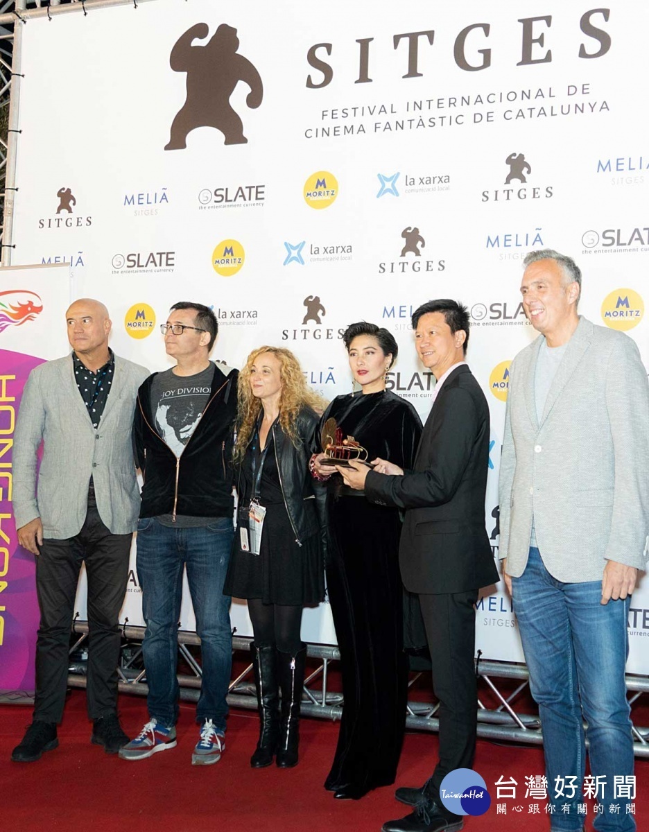 何超儀於西班牙錫切斯奇幻電影節領獎。