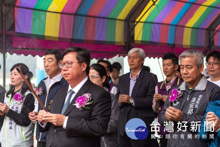 桃園市長鄭文燦，出席「仁美國中體育活動中心新建工程上樑典禮」