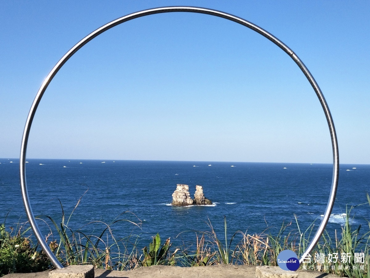 金山八景，位在獅頭山海岸的燭台雙嶼，相當特別。圖／記者鄧富珍攝