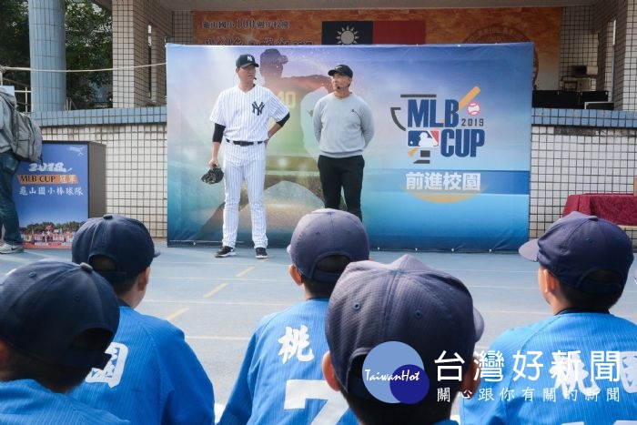 旅美球星王建民等棒球好手,到各校棒球隊進行面對面互動、指導,激勵小選手們