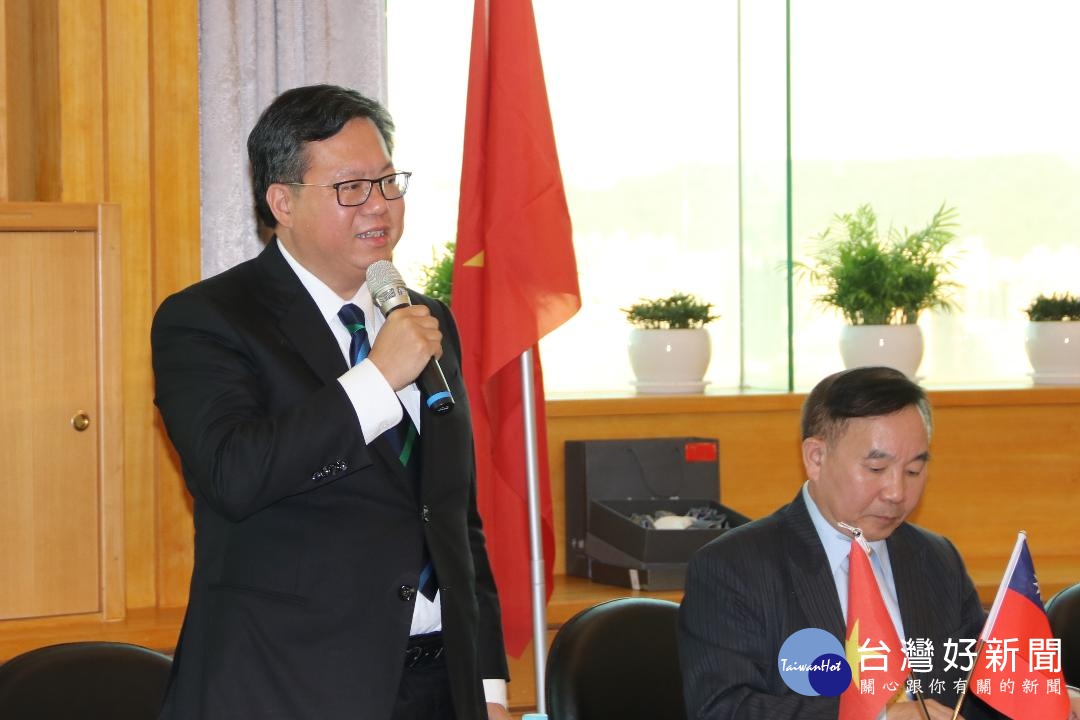 鄭文燦說,桃園去年與越南同塔省簽署農業合作備忘錄,到桃園觀音參訪,對農業觀光轉型相當感興趣。