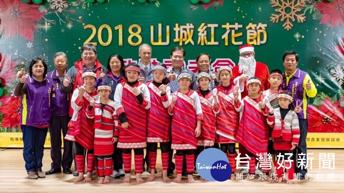 桃園市副市長游建華前往桃園市綜合會議廳,出席「2018桃園山城紅花節記者會」