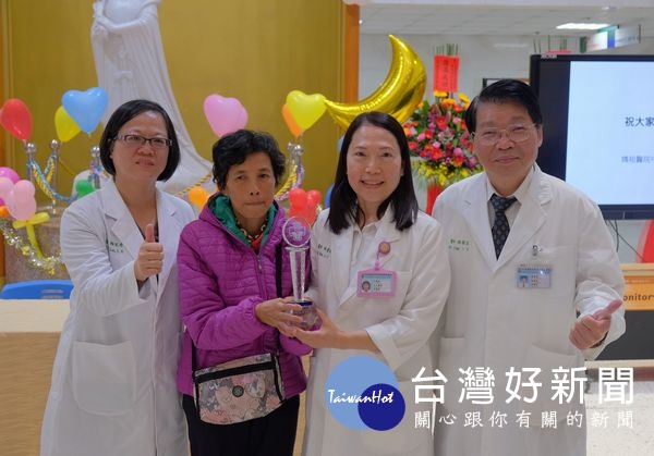 北港媽祖醫院舉辦中醫週活動,協助鄉親在冬季調理養身,更展現中西醫結合在雲林地區發揮與提高治療的成功率,共同為鄉親守護健康。(記者陳昭宗拍攝)