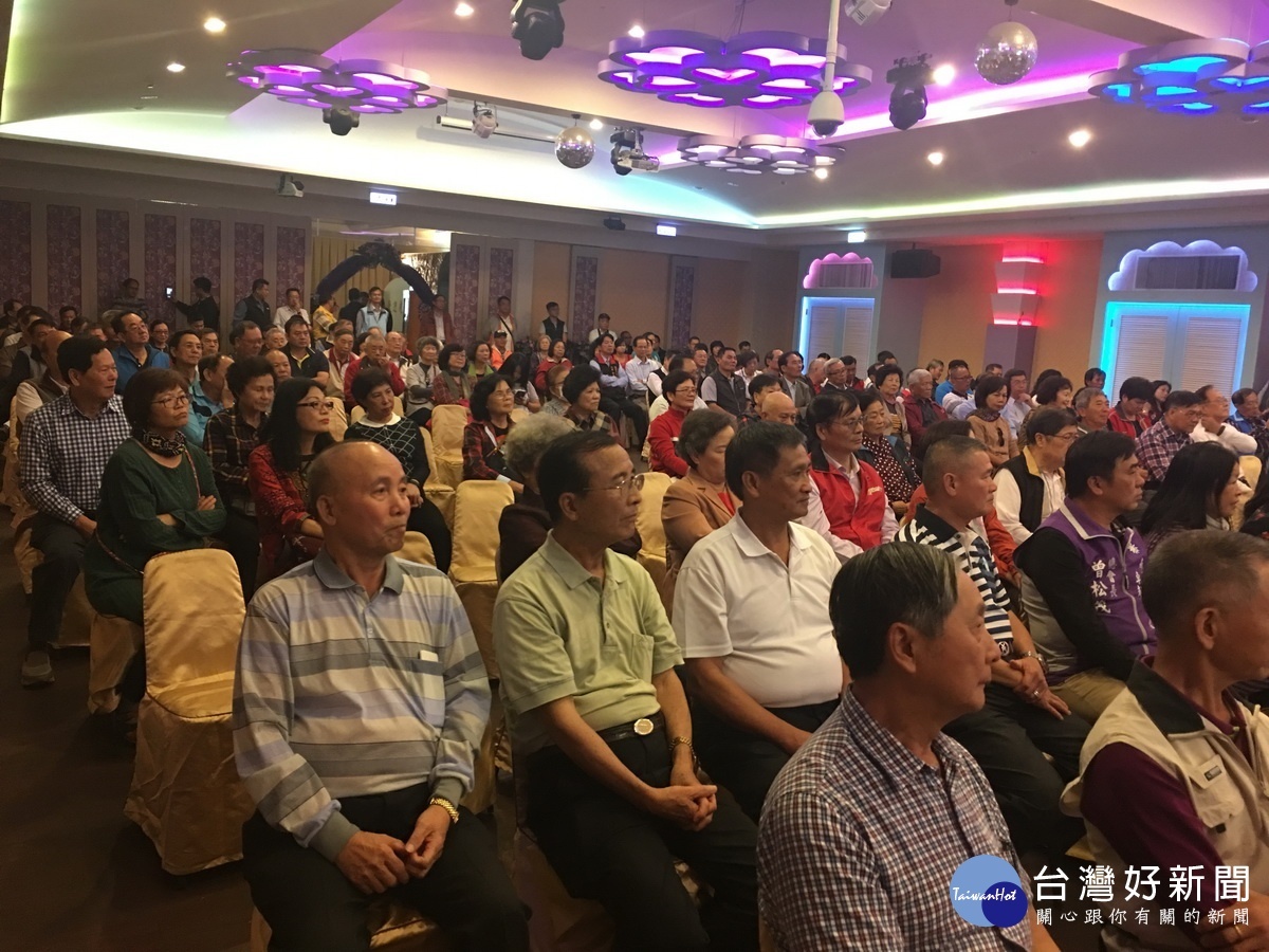 輔選幹部參與感恩茶會。(記者扶小萍攝)