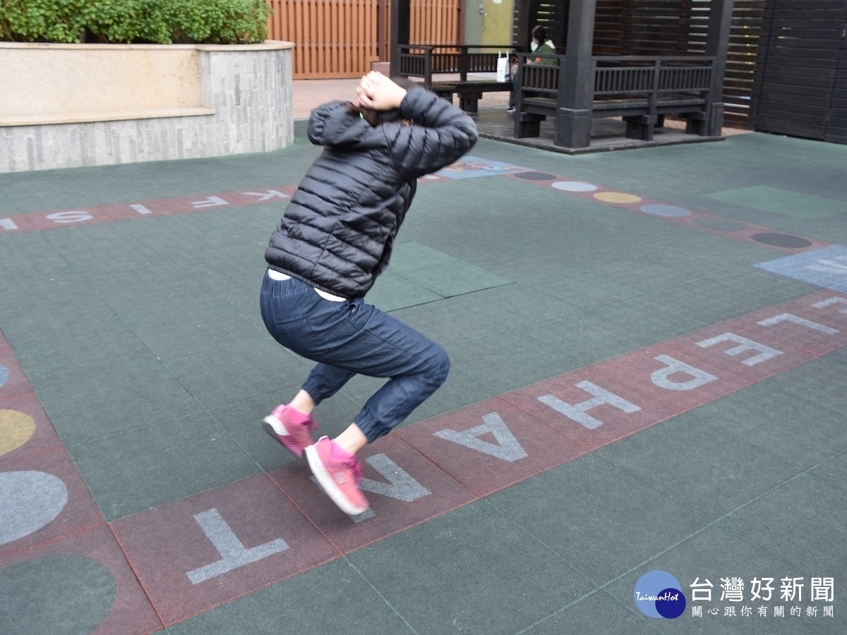 女國中生蛙跳+健行 竟排黑尿 就診為橫紋肌溶解症險要命